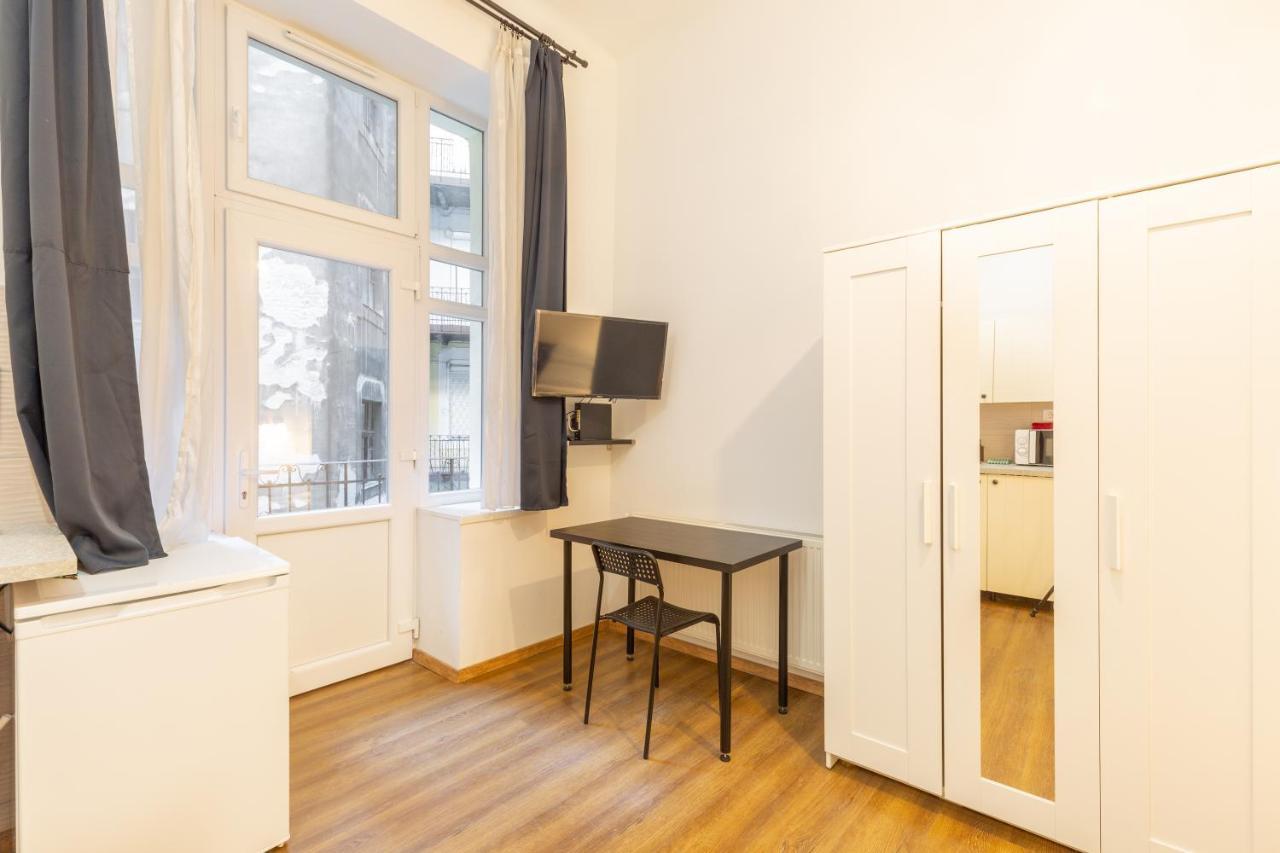 Nepszinhaz 16 Tiny Studios Budapest Exterior photo